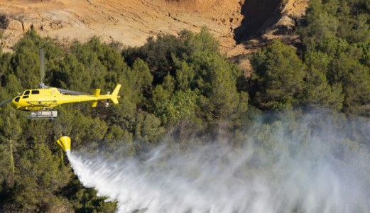 Water Hog vs Buckets Helitransportados Tradicionales: ¿Qué Sistema de Extinción Aérea es el Adecuado para su Operación?
